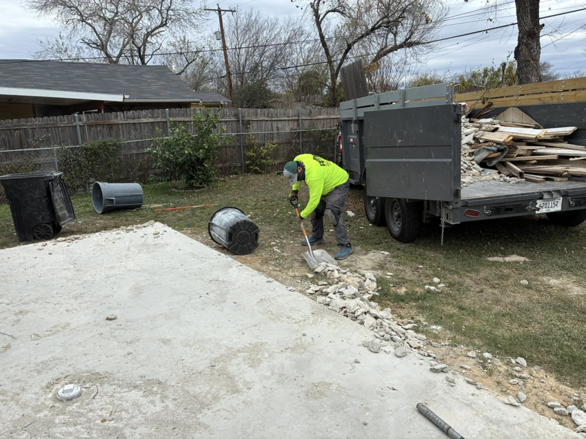 Business queued-photos - Alamo Bros Junk Removal