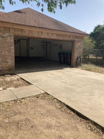 Business queued-photos - The Junkluggers