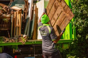 Business queued-photos - The Junkluggers