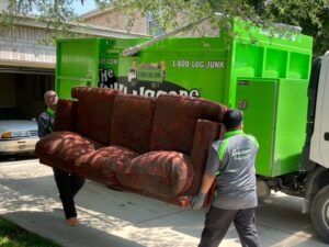 Business queued-photos - The Junkluggers