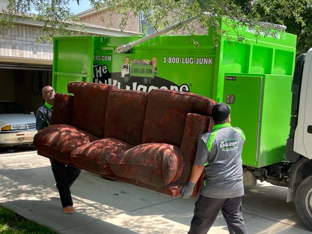 Business queued-photos - The Junkluggers