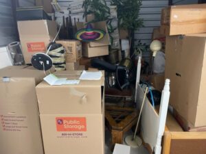 Business queued-photos - The Junkluggers