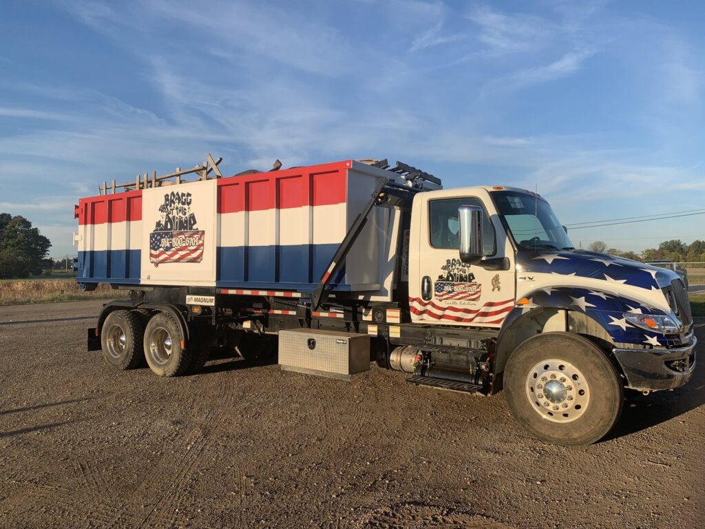 Business queued-photos - Bragg About This Dump