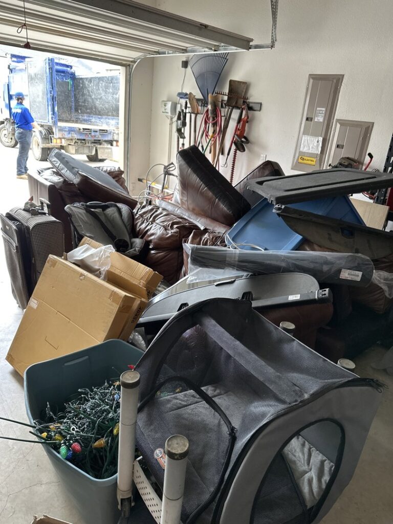 Business queued-photos - 1-800-GOT-JUNK?