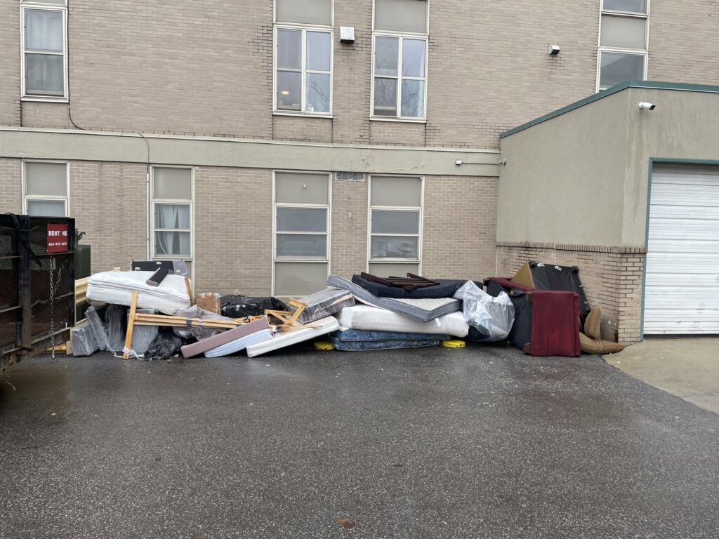 Business queued-photos - Junk Ninja