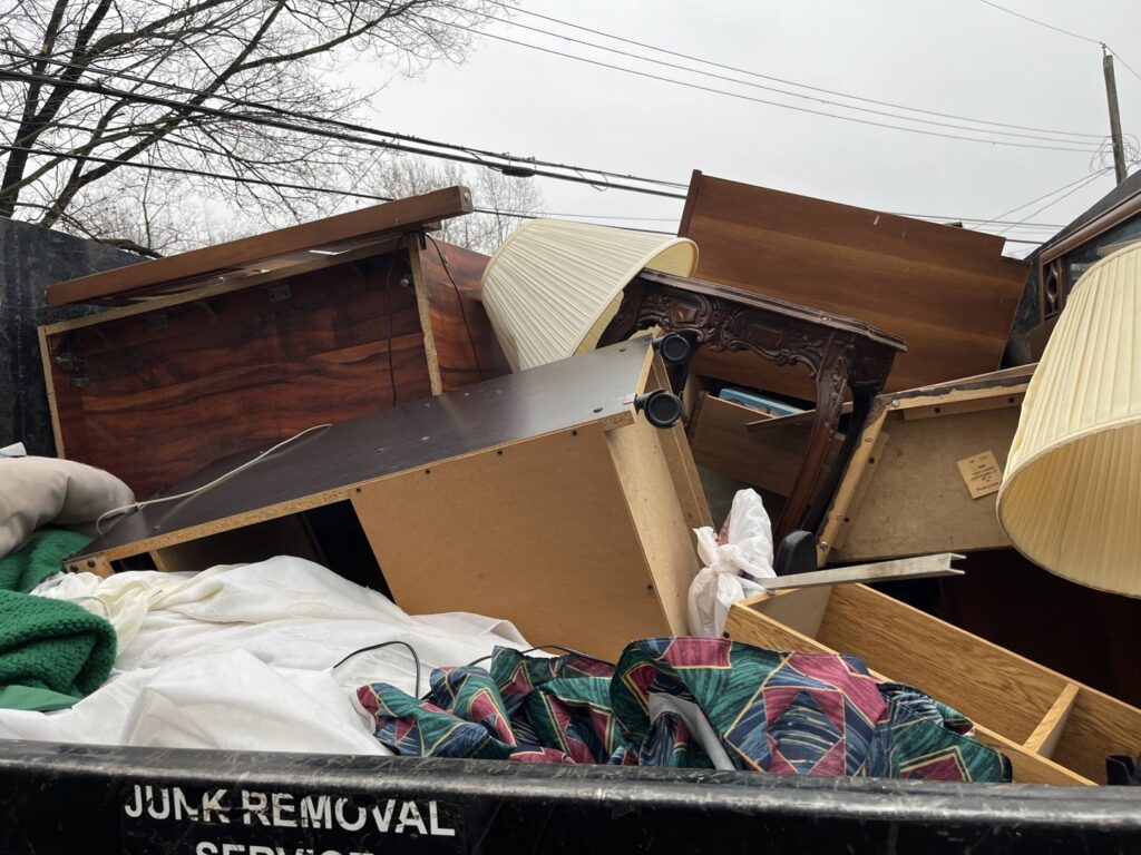 Business queued-photos - Lug Stars Junk Removal