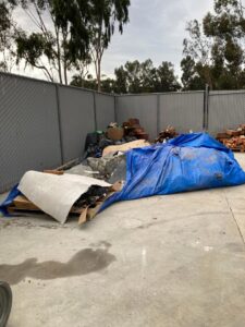 Business queued-photos - Junk Junkys