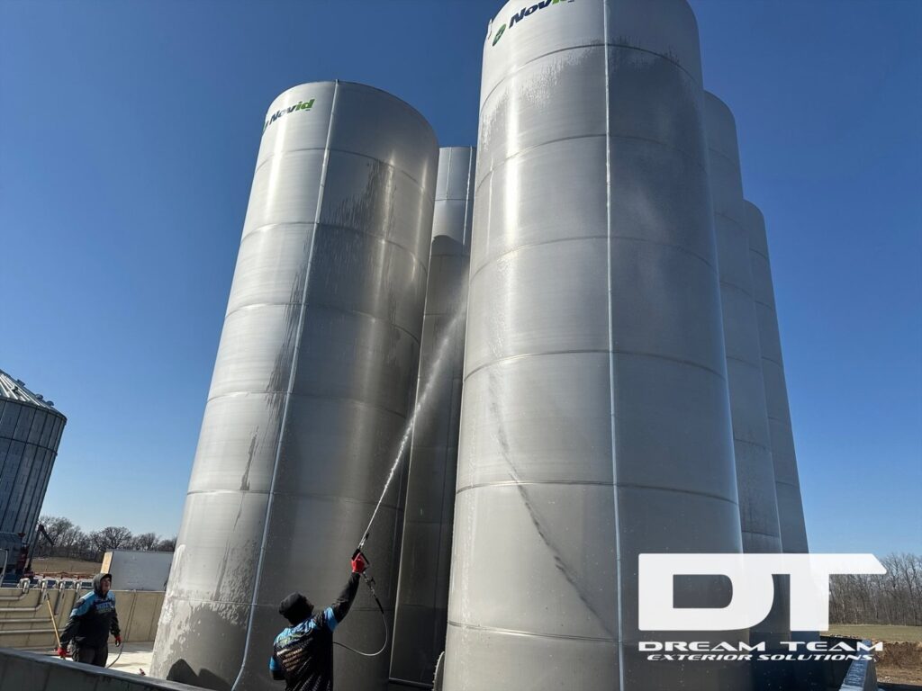 Business queued-photos - Dream Team Exterior Solutions