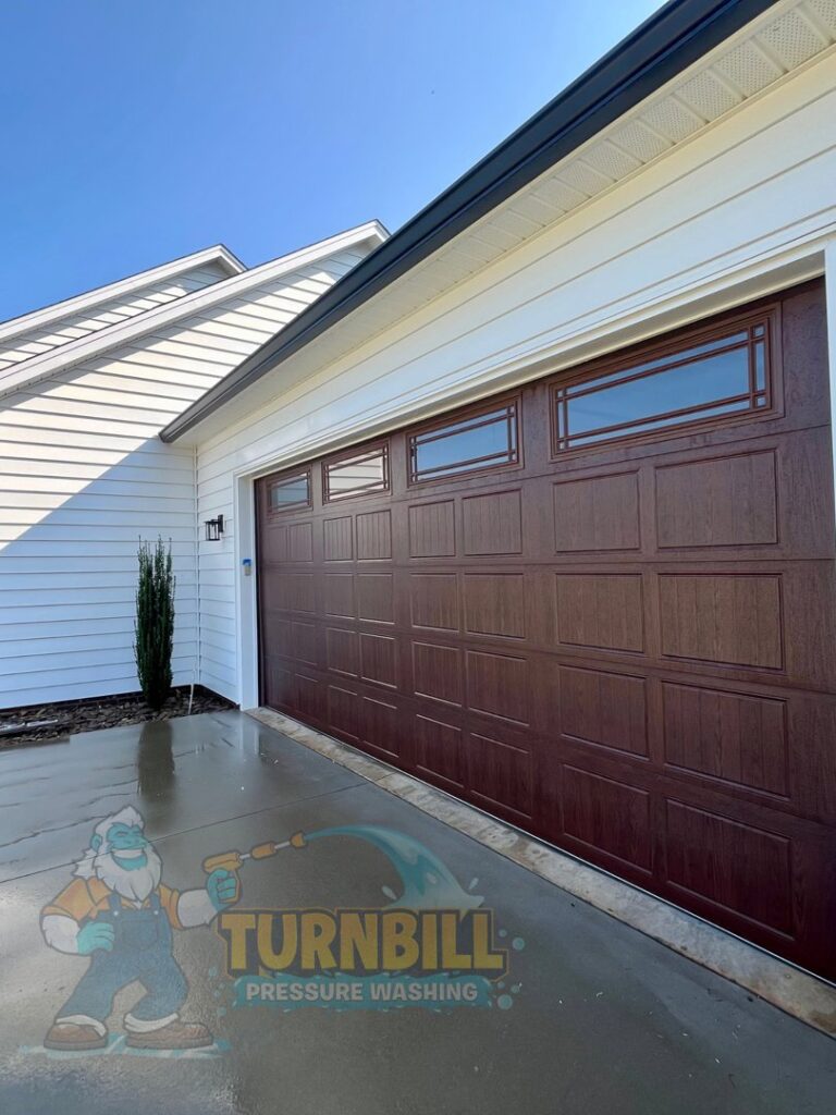 Business queued-photos - Turnbill Pressure Washing