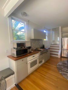 A beautifully completed kitchen remodel by Kennyman The Handyman Inc., a general contractor in San Francisco, CA.